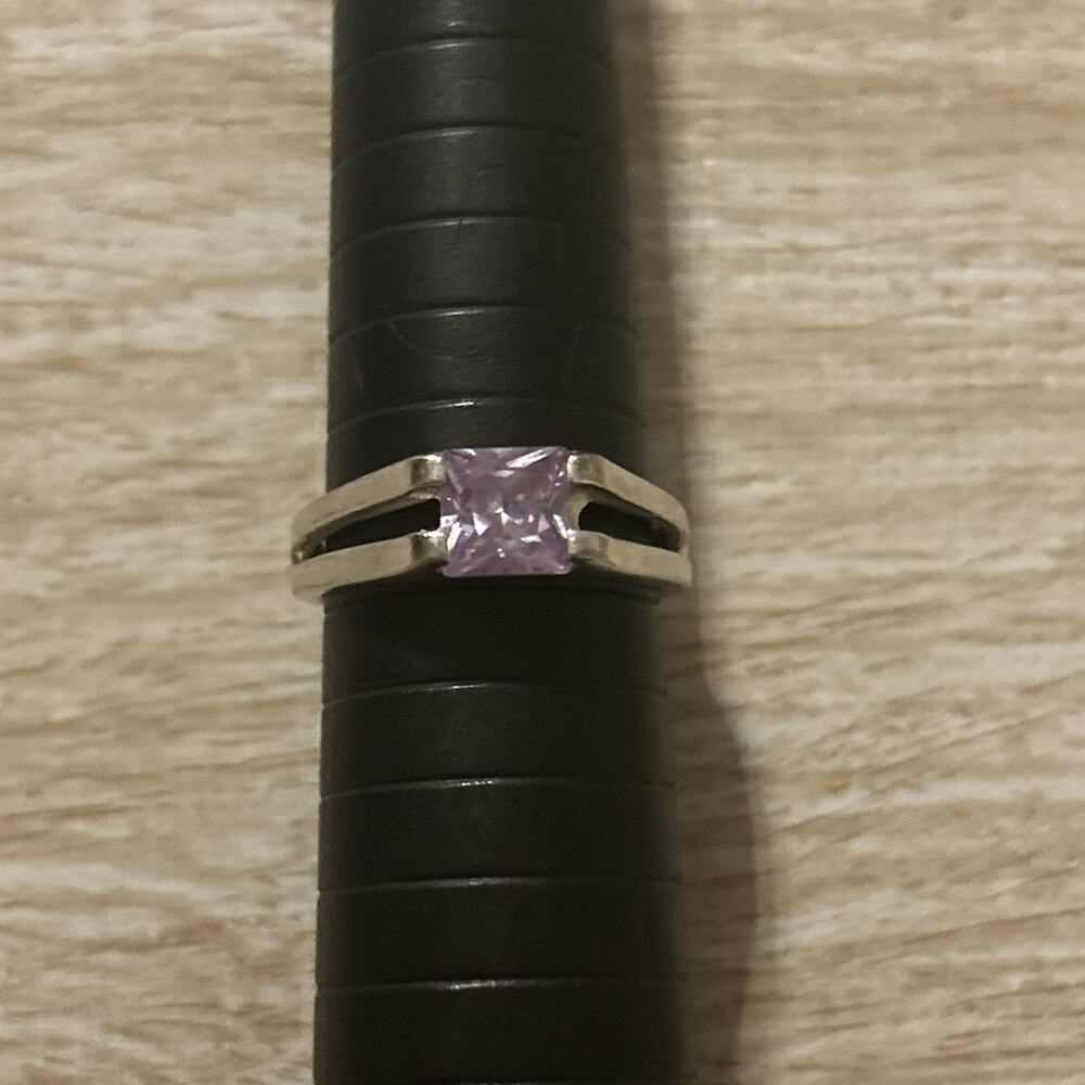 Vintage 925 Sterling Silver Princess Cut Vivid Lavender Purple Stone Ring Size 6